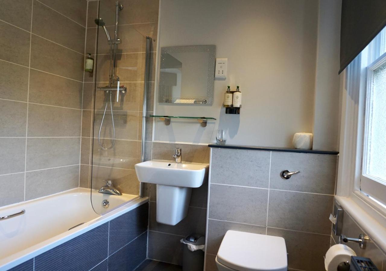 The Coach House Suffolk Hotel โลเวสทอฟต์ ภายนอก รูปภาพ