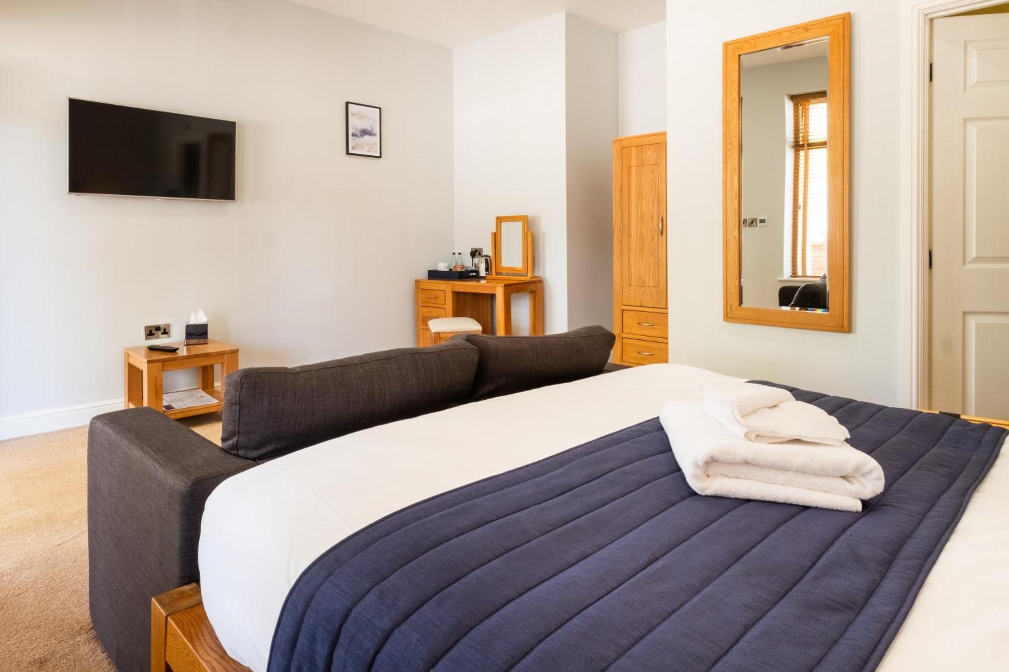 The Coach House Suffolk Hotel โลเวสทอฟต์ ภายนอก รูปภาพ