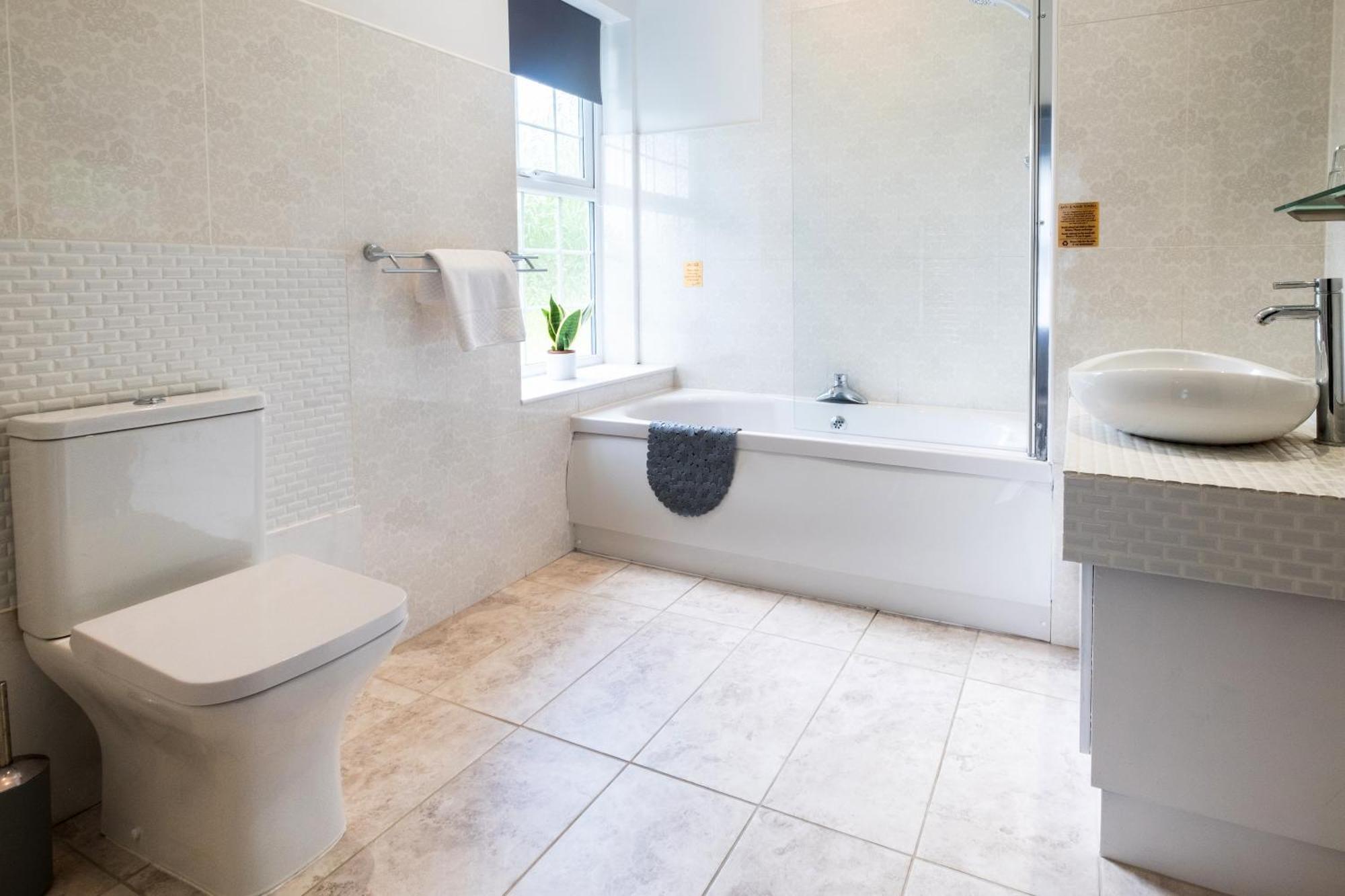 The Coach House Suffolk Hotel โลเวสทอฟต์ ภายนอก รูปภาพ