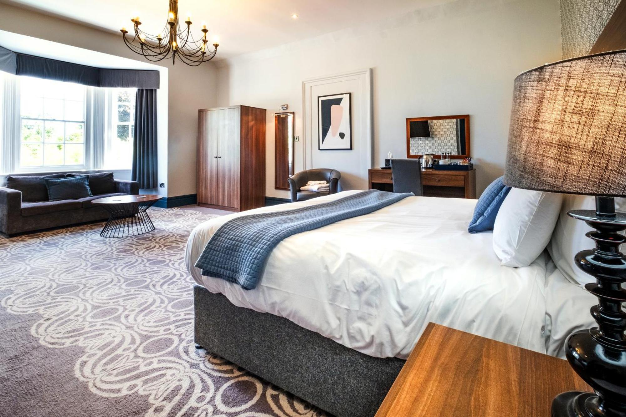 The Coach House Suffolk Hotel โลเวสทอฟต์ ภายนอก รูปภาพ
