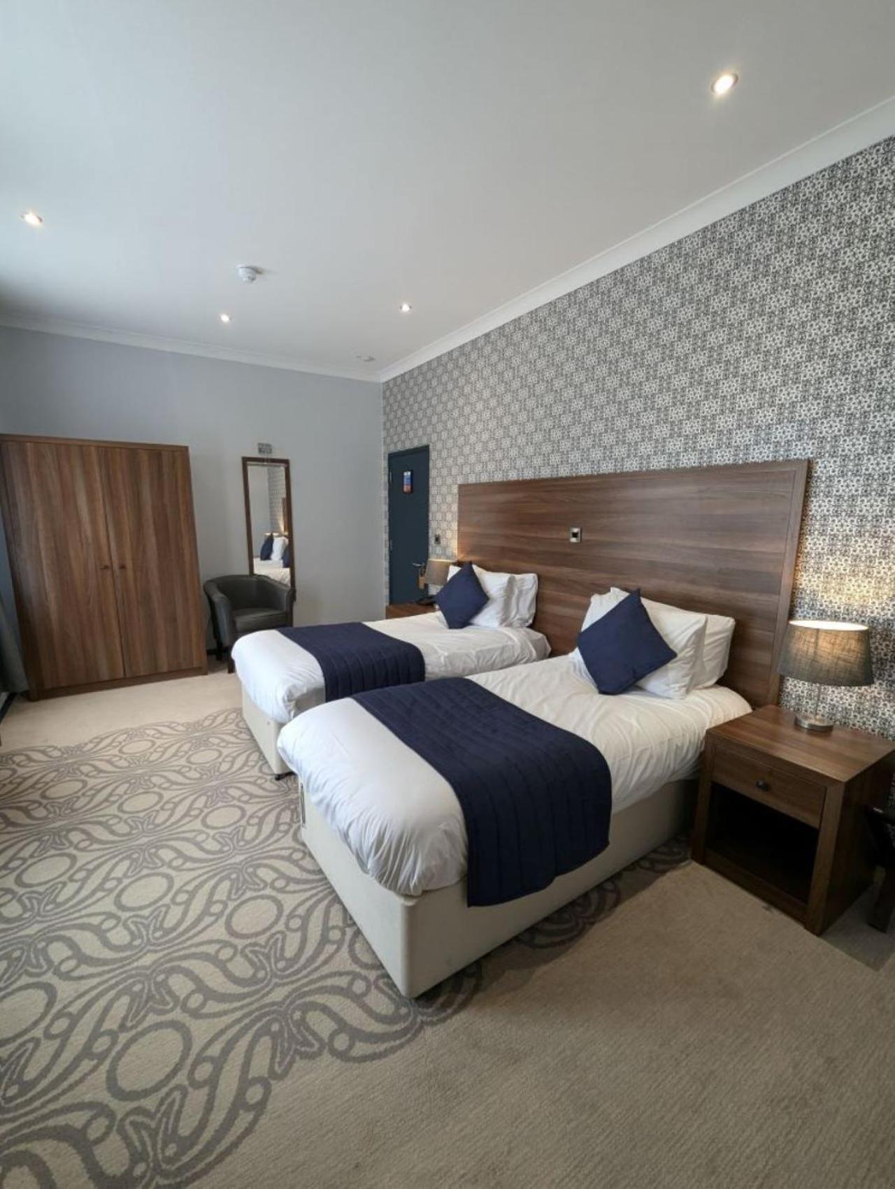The Coach House Suffolk Hotel โลเวสทอฟต์ ภายนอก รูปภาพ