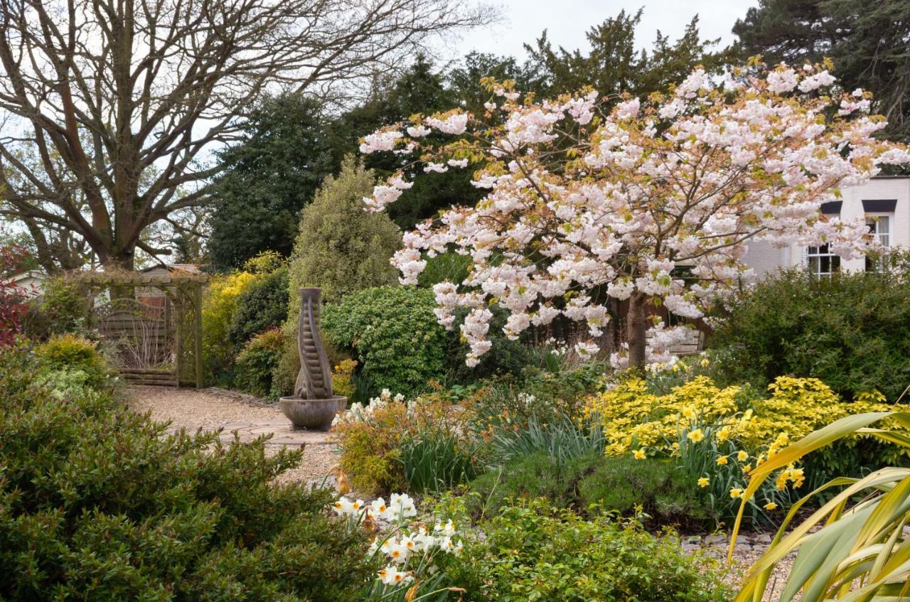 The Coach House Suffolk Hotel โลเวสทอฟต์ ภายนอก รูปภาพ